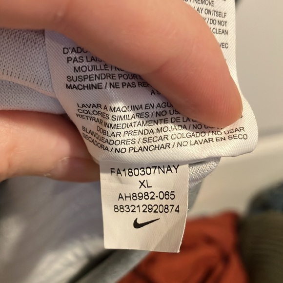 Nike Sweatshirt - Picture 6 of 7